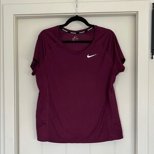 Nike Women's Short Sleeve Magenta Tee